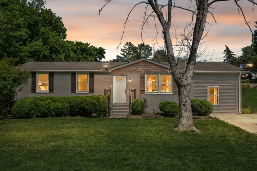 200 S Valley Rd, Hendersonville, TN 37075 - #2