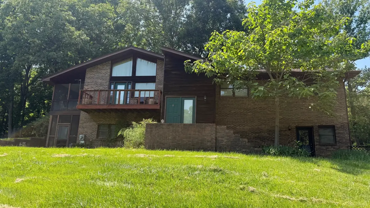 5260 New Cut Rd, Greenbrier, TN 37073 - #1