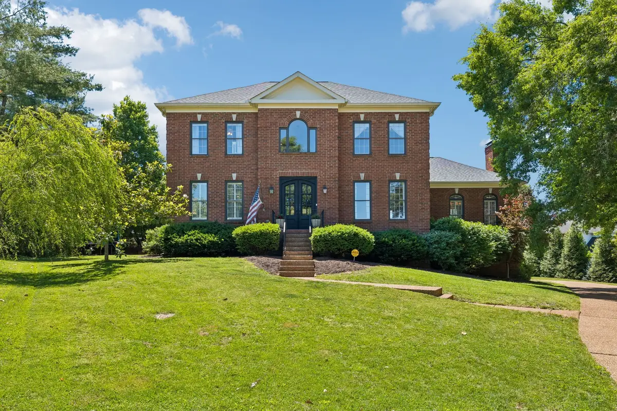 911 Riverbend Rd, Nashville, TN 37221 - #1