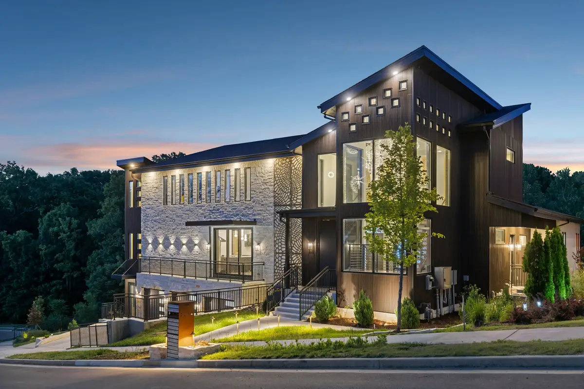 5824 Woodland Hills Dr, Nashville, TN 37211 - #1