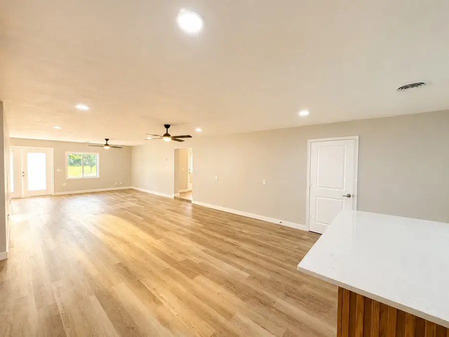 1374 Stroudsville Rd N, Adams, TN 37010 - #3