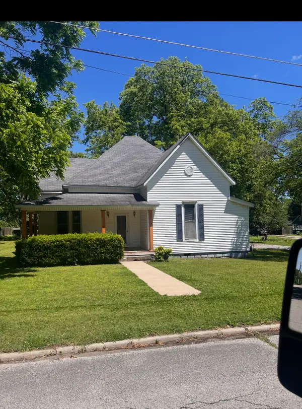 372 E Maple St, Dyer, TN 38330