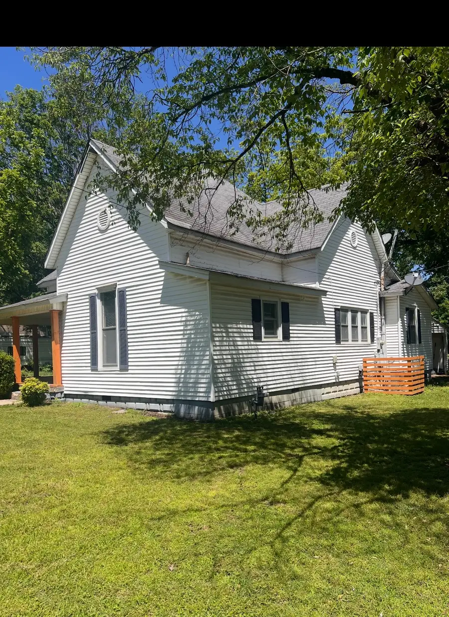 372 E Maple St, Dyer, TN 38330 - #2