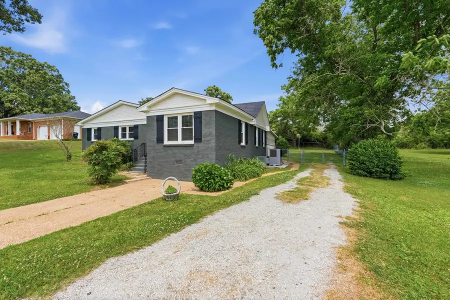 515 E Rasch Rd, Florence, AL 35633 - #2