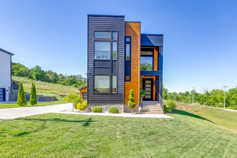 702 W 4th St, Columbia, TN 38401 - #2