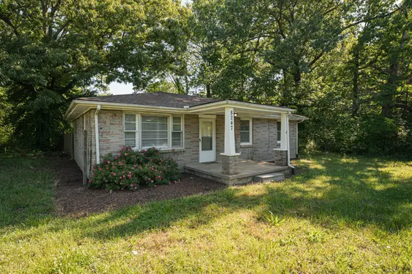 8247 Pinewood Rd, Nunnelly, TN 37137
