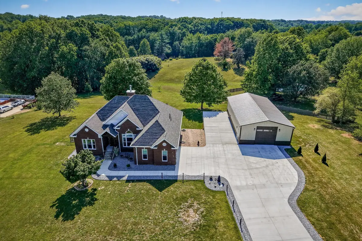 256 Kings Pointe Ln, McMinnville, TN 37110 - #1