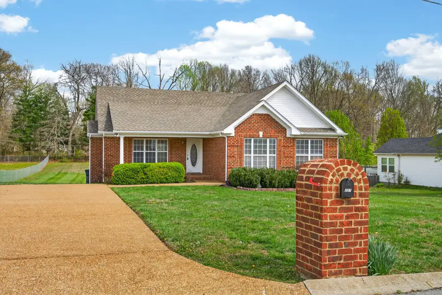 307 Sarah Ln, Portland, TN 37148 - #2
