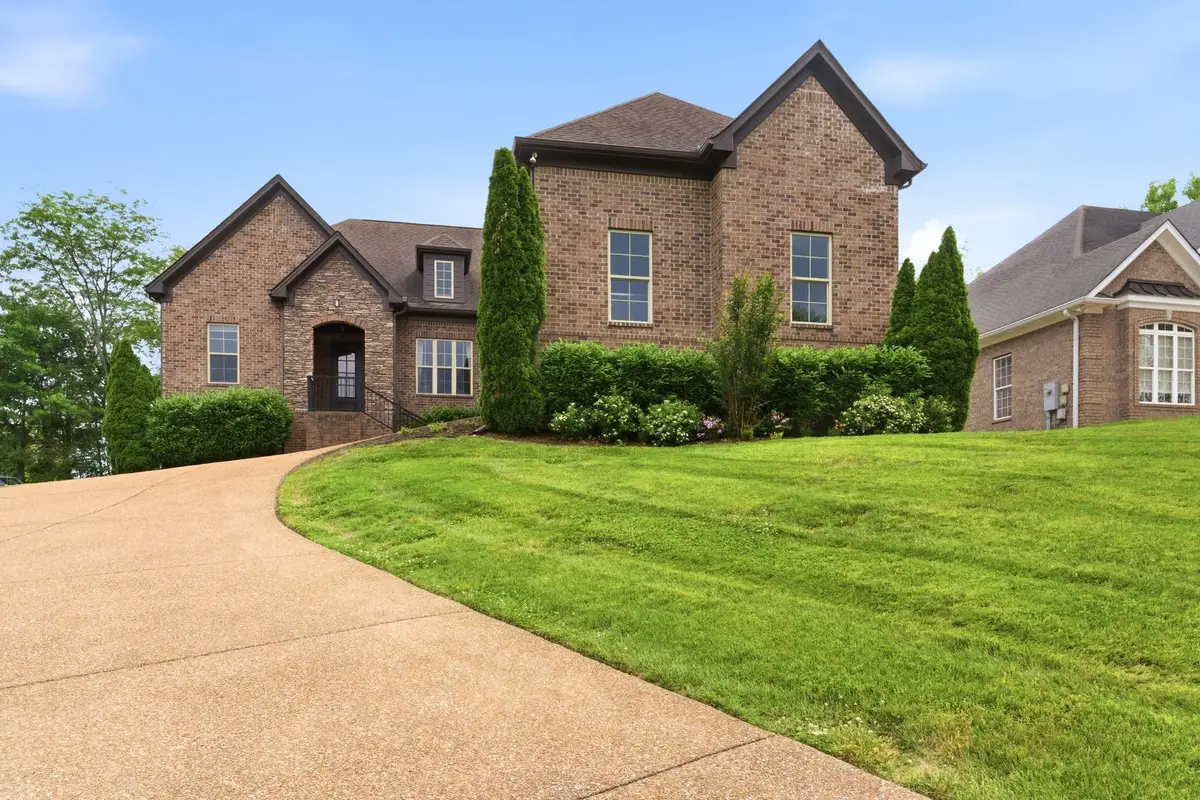 1038 Island Brook Dr, Hendersonville, TN 37075 - #1