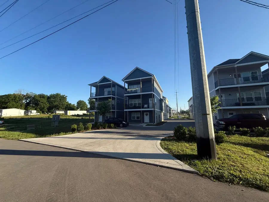226 Old Amqui Rd, Madison, TN 37115 - #3