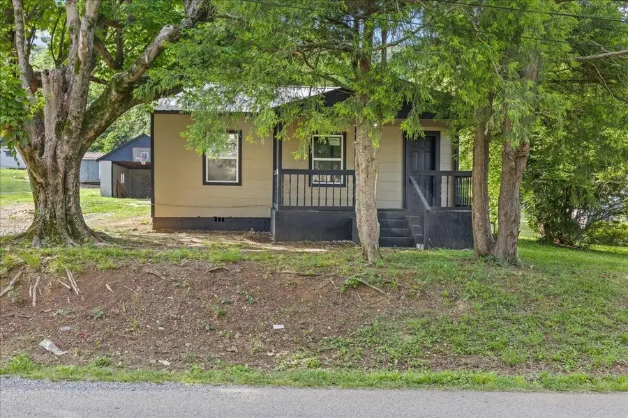 307 W Farrell Street, Niota, TN 37826 - #2