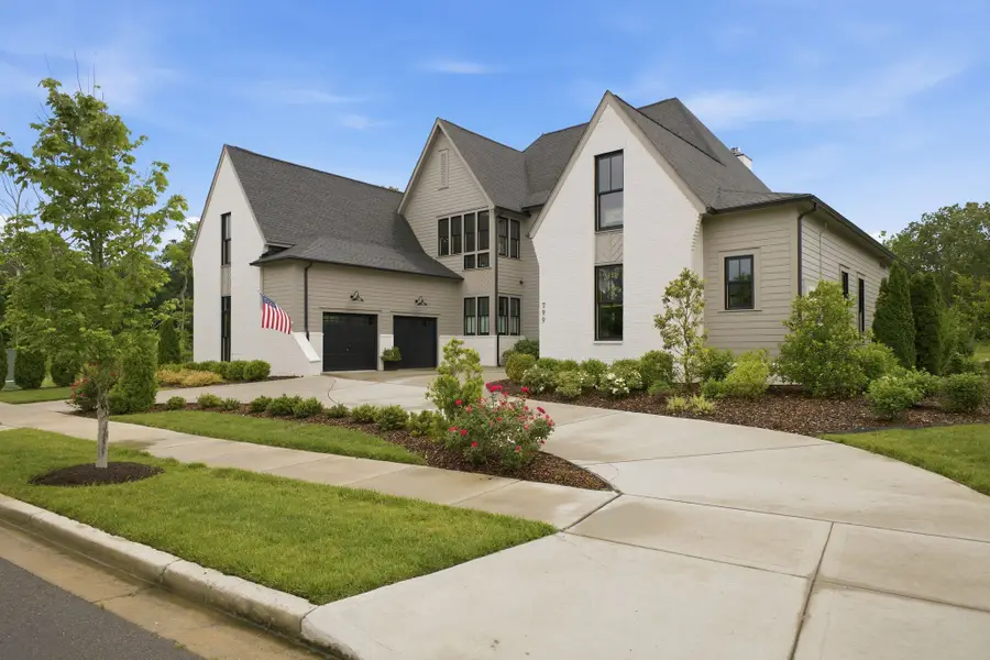 799 Carsten St, Nashville, TN 37221 - #3