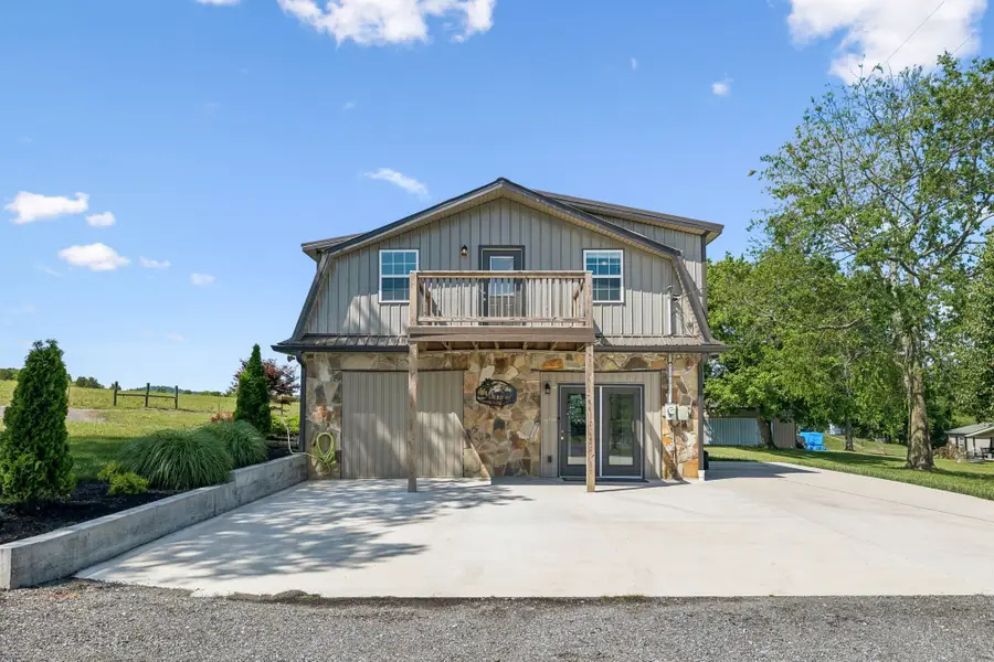 124 Hickman Creek Rd S, Hickman, TN 38567 - #2