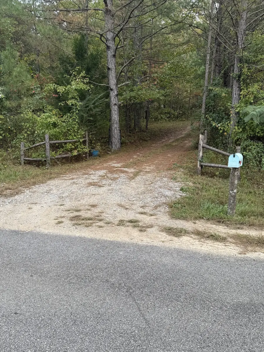 646 Brush Creek Rd, Lawrenceburg, TN 38464 - #3