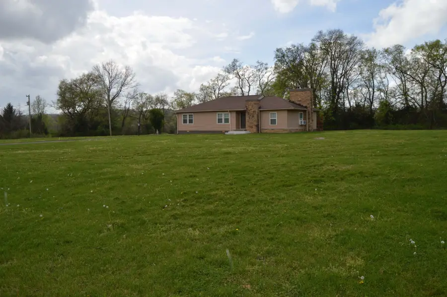 305 Peacock St, Bell Buckle, TN 37020 - #3