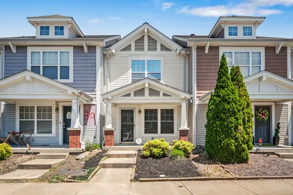 520 Bradburn Village Cir, Antioch, TN 37013