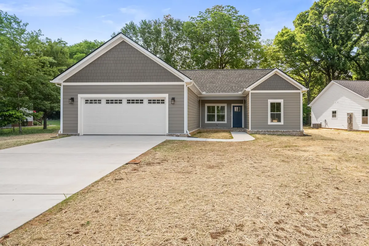 253 Brookfield Cir, Winchester, TN 37398 - #1