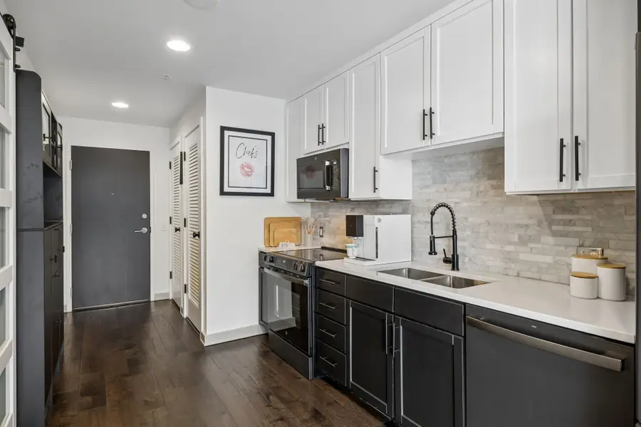 1212 Laurel St #1612, Nashville, TN 37203 - #3