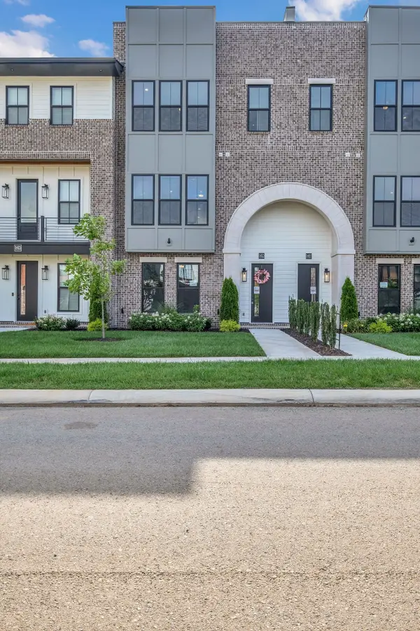 1417 Doc Johns Blvd, Murfreesboro, TN 37128