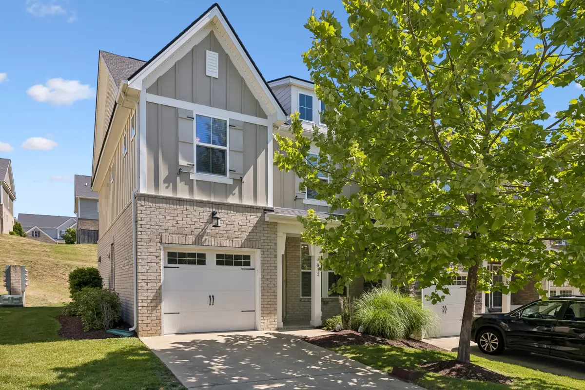 812 Kennear Ln, Mount Juliet, TN 37122 - #1