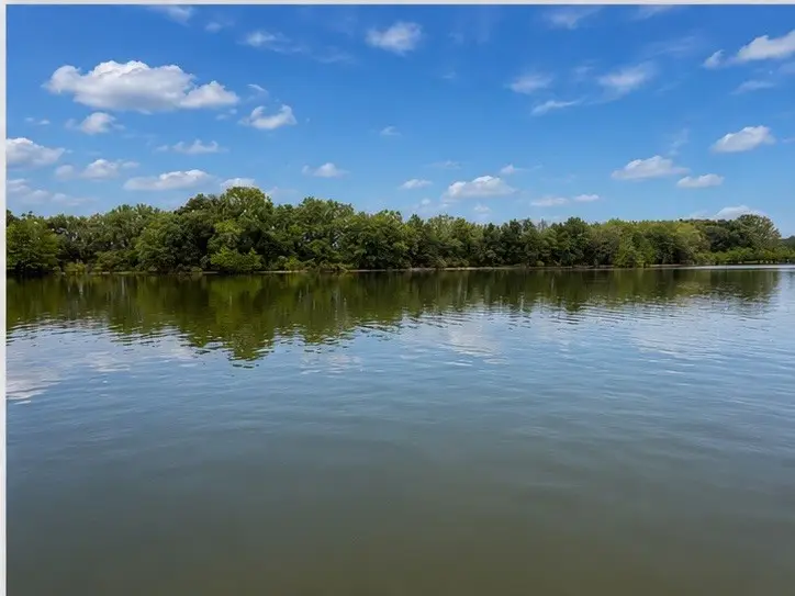 353 Waters Edge Dr, Estill Springs, TN 37330 - #2