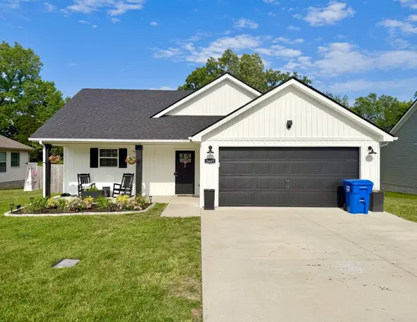 1457 Fredrick Dr, Clarksville, TN 37042