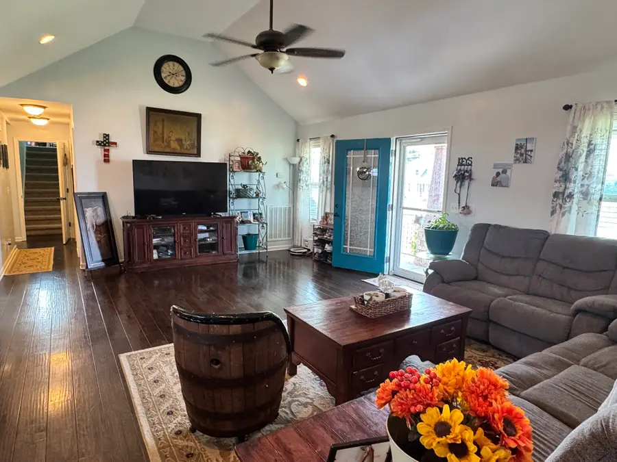 985 Richland Farms Dr, Manchester, TN 37355 - #2
