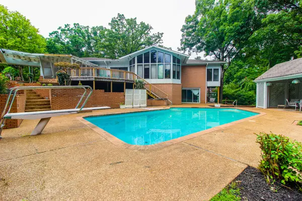 205 Hillwood Drive, Waverly, TN 37185