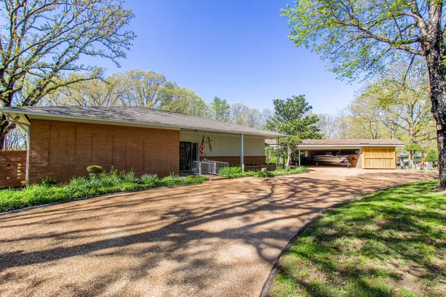 205 Hillwood Drive, Waverly, TN 37185 - #3