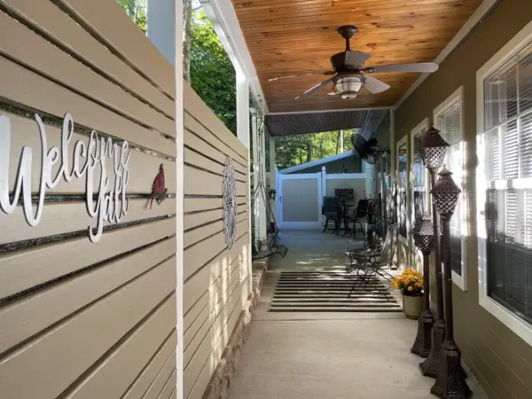 410 Griffs Hollow Ln, Bethpage, TN 37022