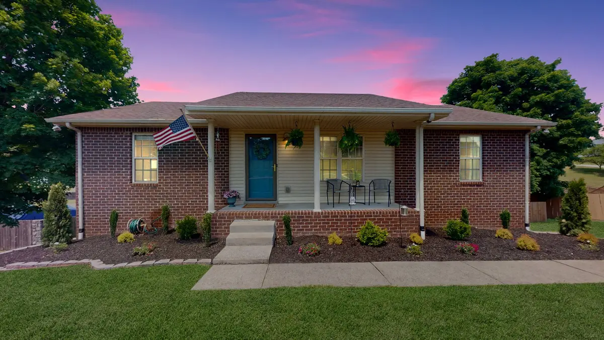 1079 Heatherwood Rd, Pleasant View, TN 37146 - #1