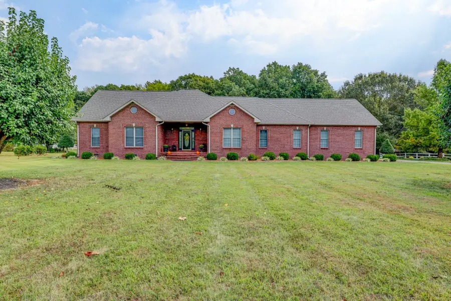 629 Mobley Rd, Clarksville, TN 37043 - #2