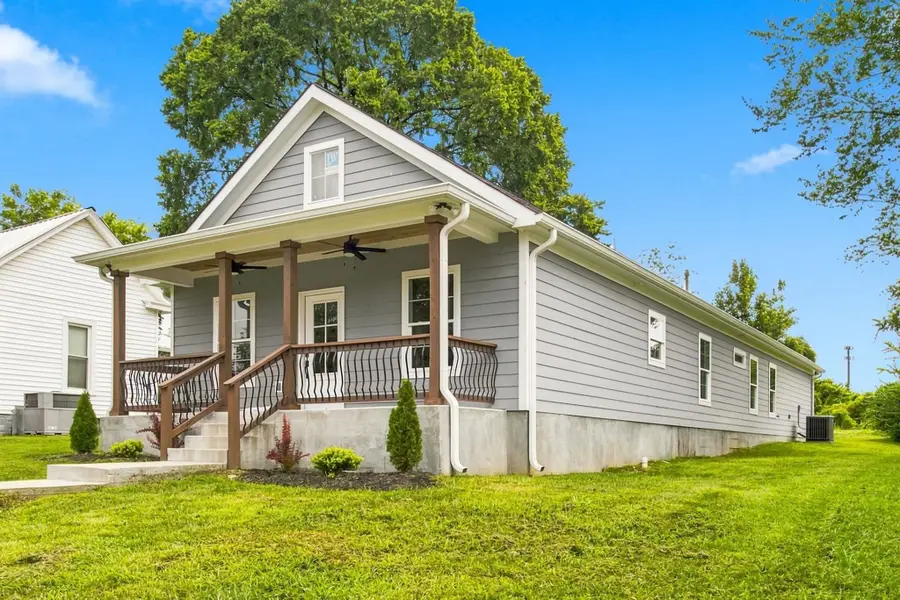 207 Scott St, Dickson, TN 37055 - #2