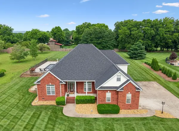 6928 Zion Crossing Ct, Columbia, TN 38401