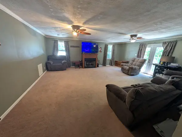 128 Robin Hood Rd, Dickson, TN 37055