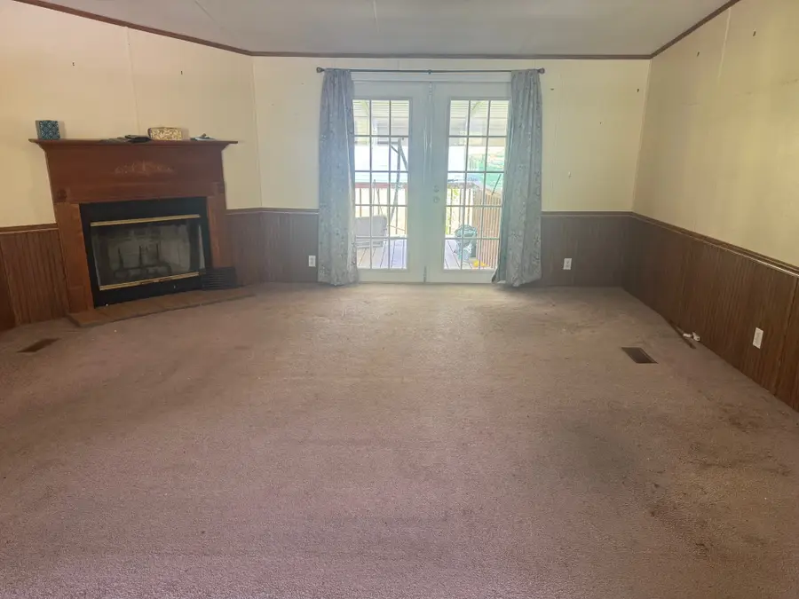 187 Dyke St E, Big Sandy, TN 38221 - #2