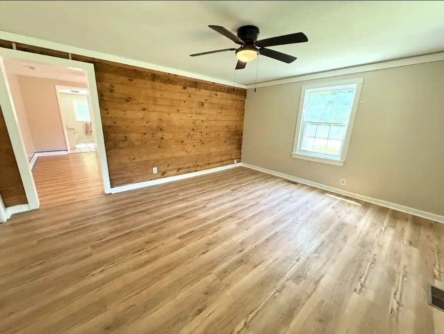 833 Cumberland Dr, Clarksville, TN 37040 - #2