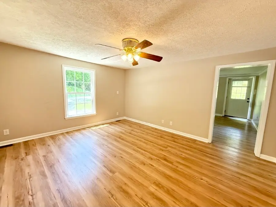 833 Cumberland Dr, Clarksville, TN 37040 - #3