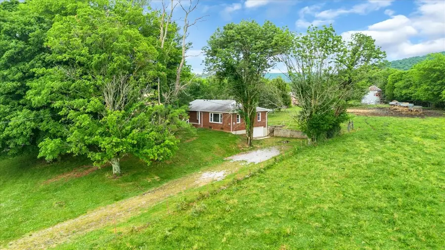 30 Jd Ring Rd, Hillsboro, TN 37342 - #3