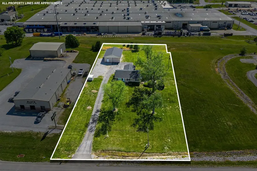 2671 Pembroke Rd, Hopkinsville, KY 42240 - #3