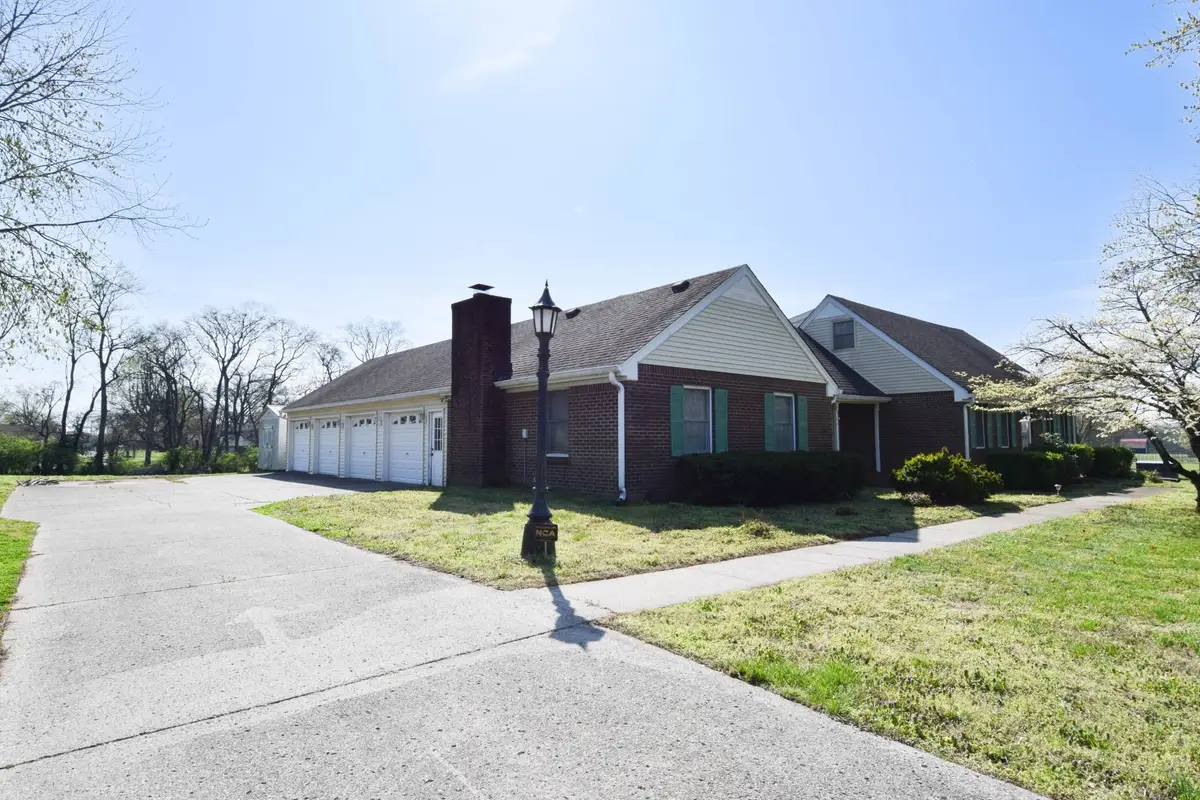 1059 Robertson Rd, Gallatin, TN 37066 - #1