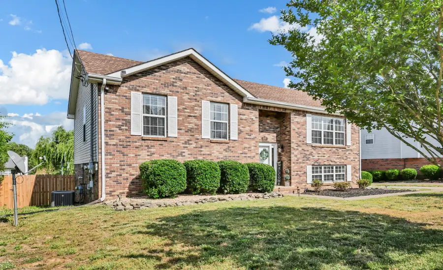 905 Dolphin Ln, Clarksville, TN 37043 - #2