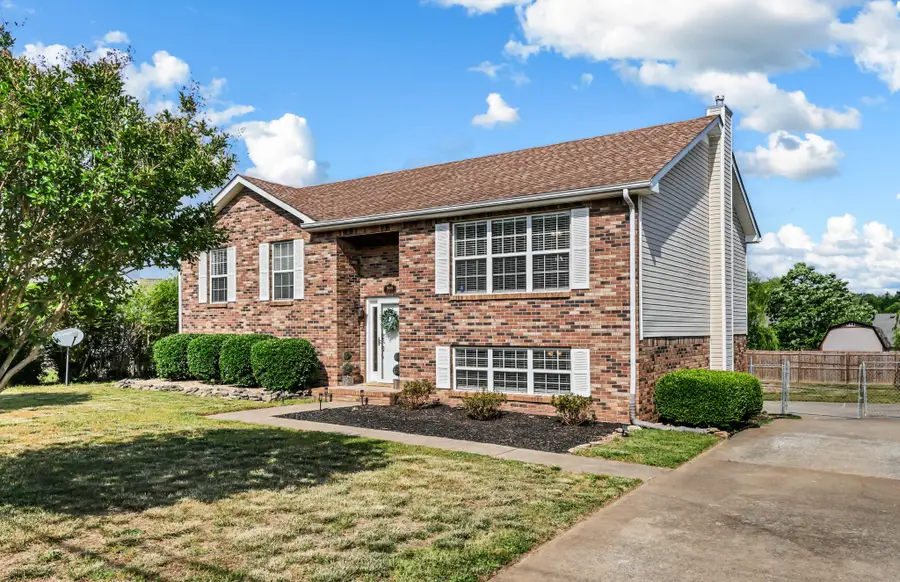 905 Dolphin Ln, Clarksville, TN 37043 - #3