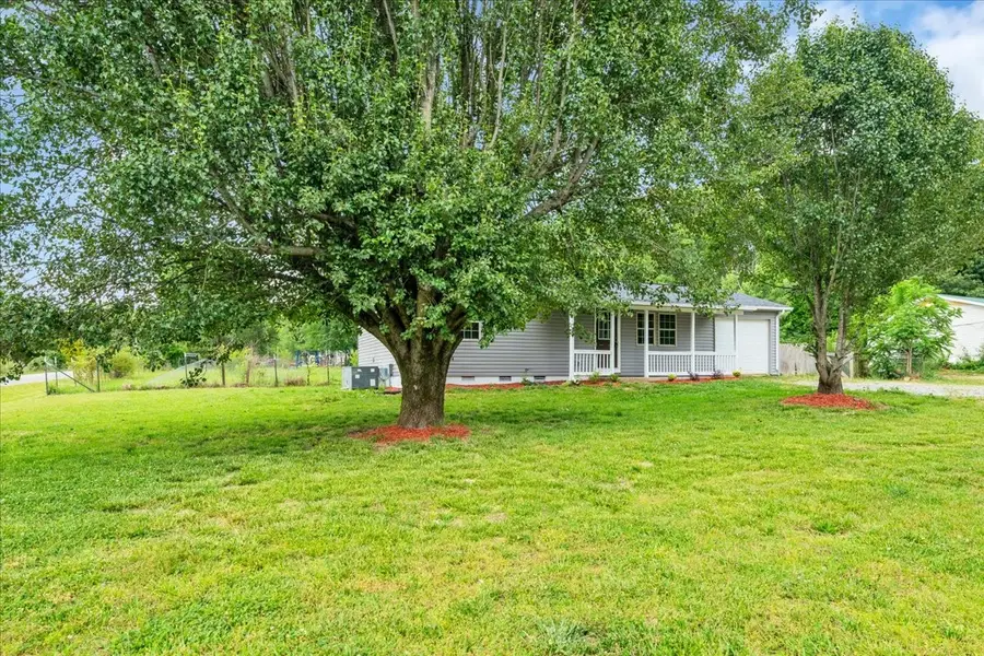 72 W 1st St, Hillsboro, TN 37342 - #2