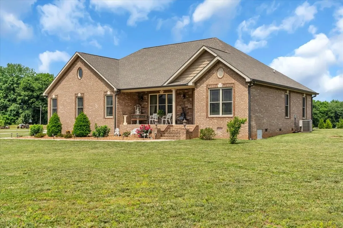 801 Oak Grove Rd, Decherd, TN 37324 - #1