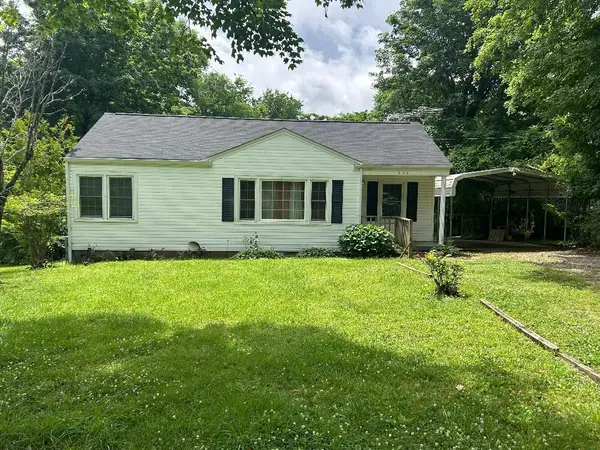 807 W 9th St, Columbia, TN 38401