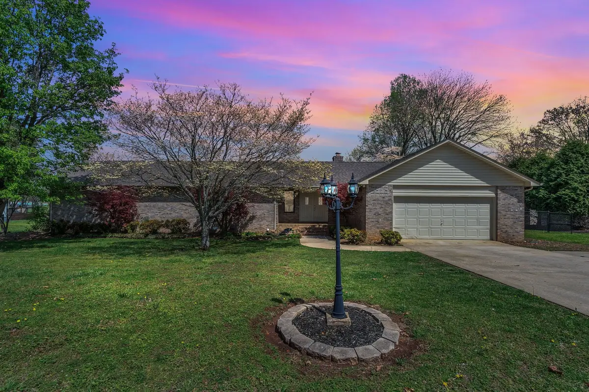 423 Shasteen Bend Dr, Winchester, TN 37398 - #1