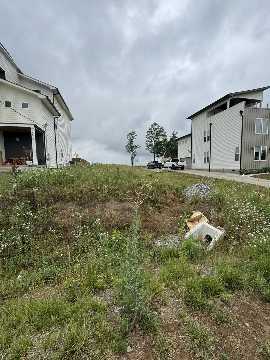 1519 E Stewarts Ln, Nashville, TN 37218 - #3