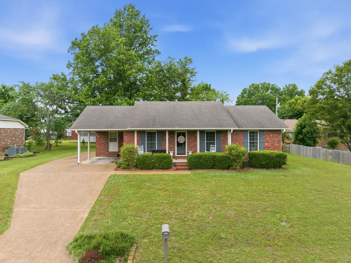 121 New Renfroe St, Lexington, TN 38351 - #1