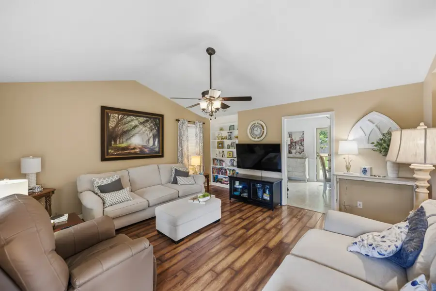 121 New Renfroe St, Lexington, TN 38351 - #3